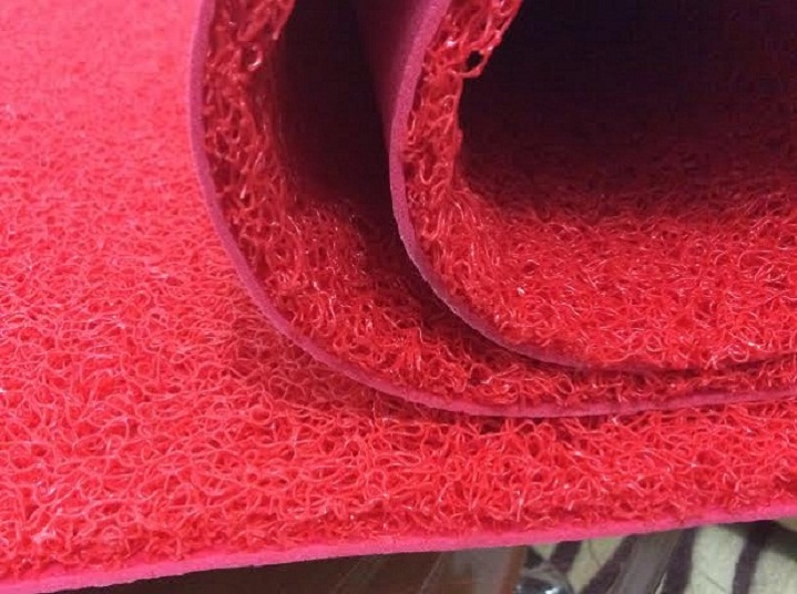 thảm nhựa chống trơn sợi mì màu đỏ